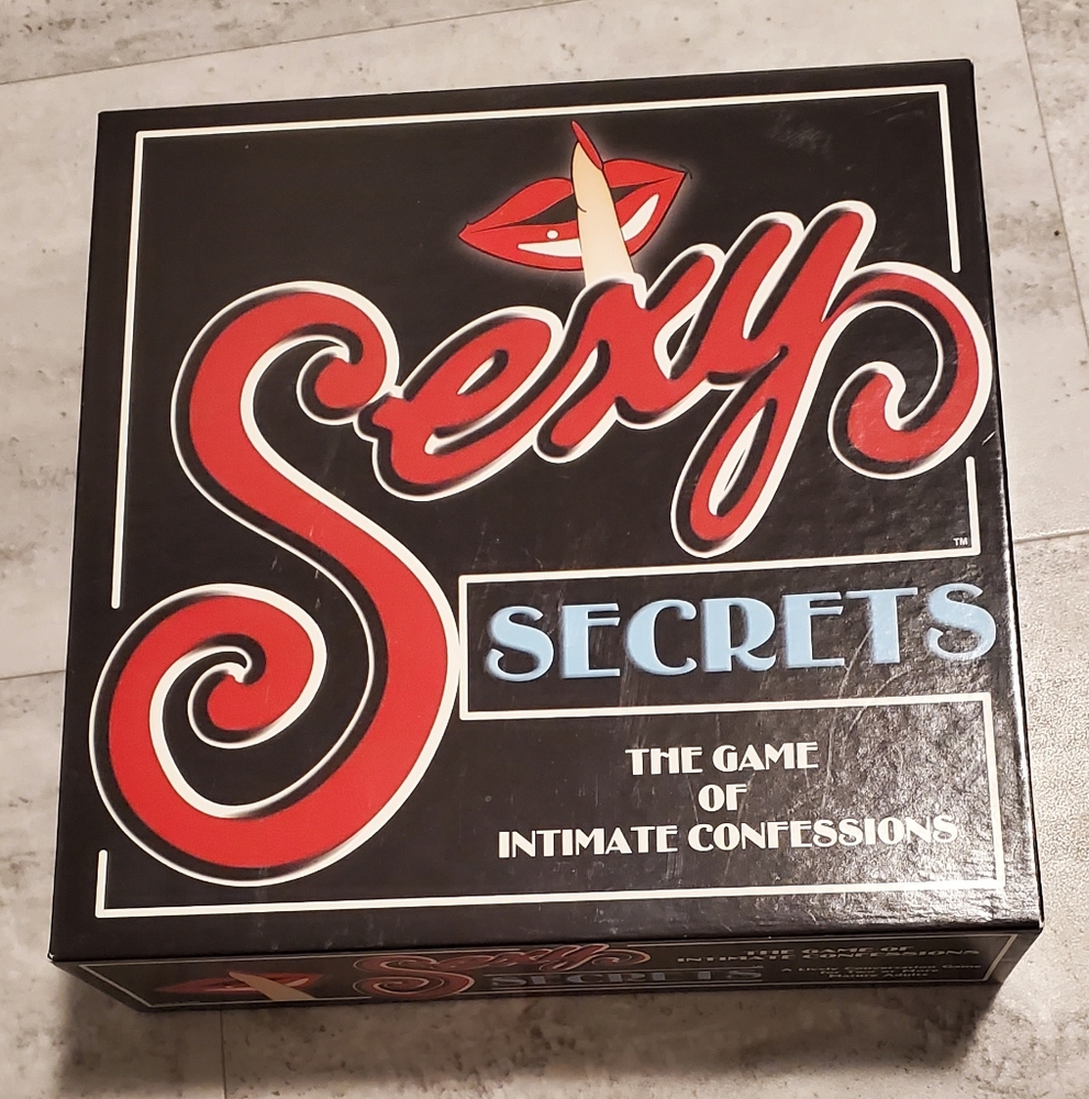 10/$30 like new sexy secrets game